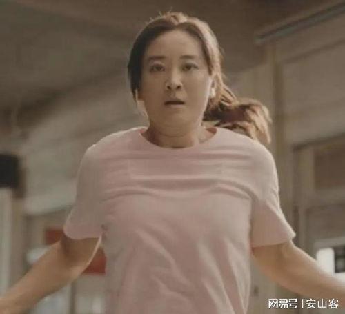 网友爆料贾玲妈妈视频,网友热议背后的感人故事